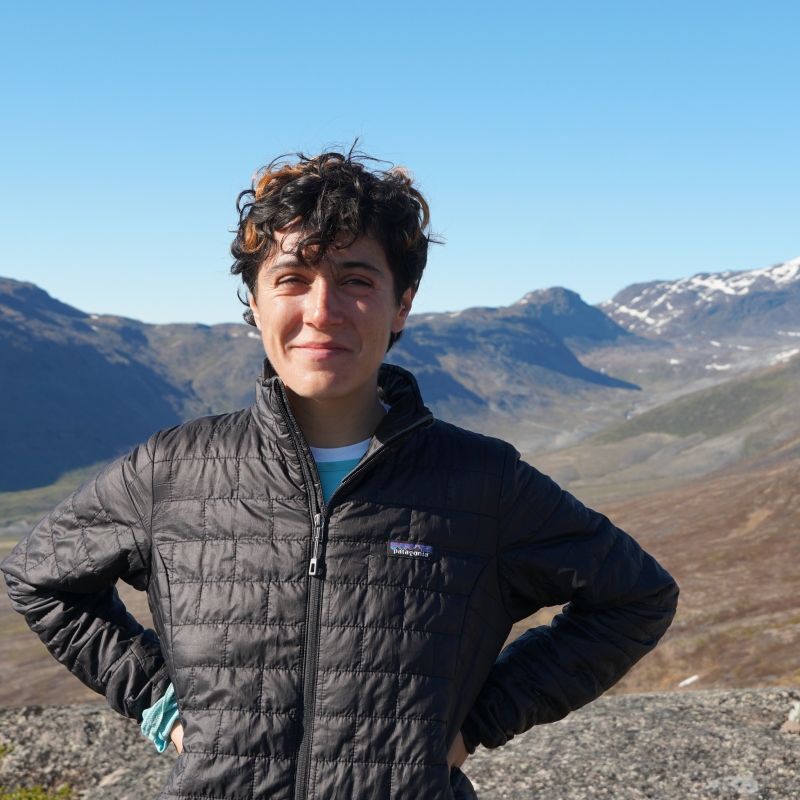 Mia in front of mountains